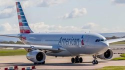 महिला के बालों में जूं देखने के बाद युवक ने फ्लाइट की करा दी इमरजेंसी लैंडिंग, जानिए क्या है पूरा मामला; कहां की है घटना