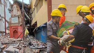 Varanasi Two houses collapse near Kashi Vishwanath Temple