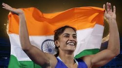 विनेश फोगाट के लिए आसान नहीं रही पेरिस तक की डगर: भारतीय रेसलर ने नहीं टेके घुटने, परिस्थितियों से लड़ीं और इतिहास रच डाला