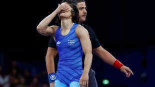 Vinesh Phogat, Vinesh Phogat medal, Vinesh Phogat coach, Vinesh Phogat coach Woller Akos