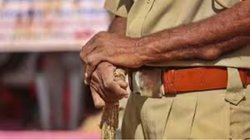 रेप की FIR के बाद 15 दिन तक नहीं हुआ एक्शन, डिप्रेशन में चली गई छात्रा, सड़क पर उतार दिए कपड़े तब एक्टिव हुई यूपी पुलिस