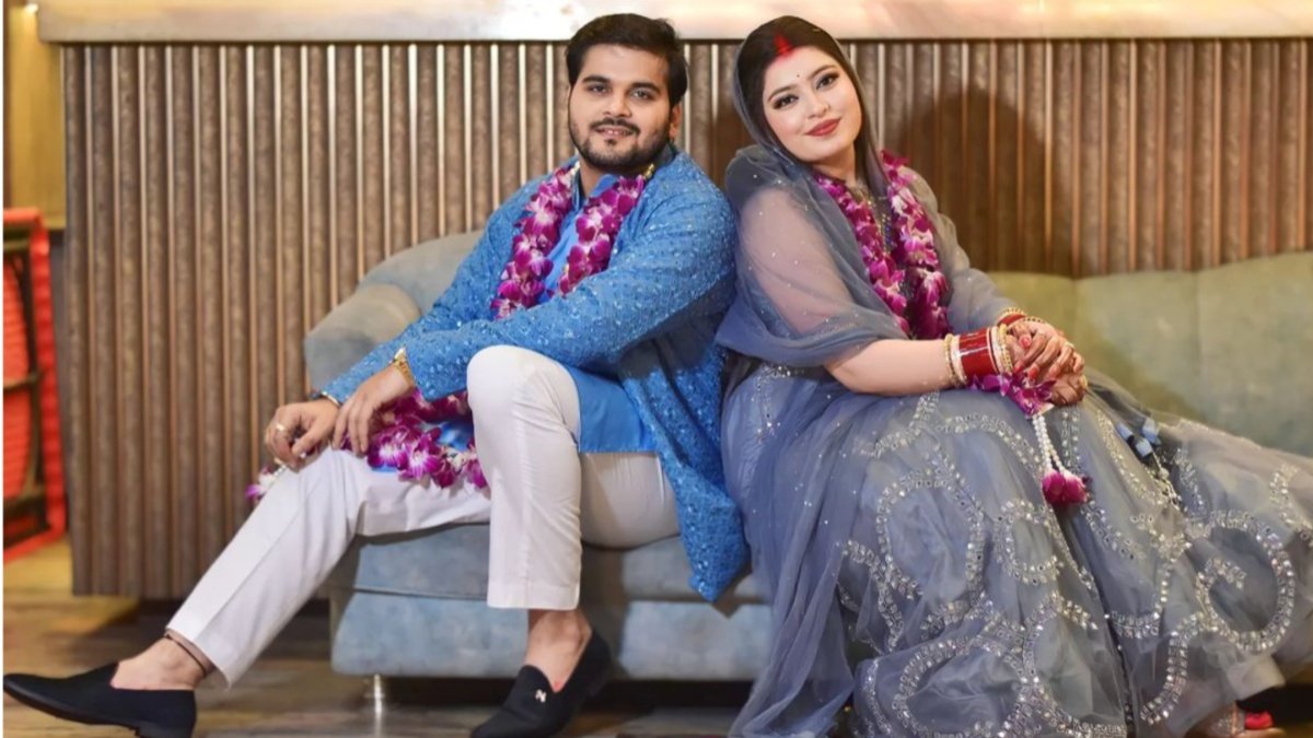 Arvind Akela kallu| Arvind akela kallu wife} shivani pandey