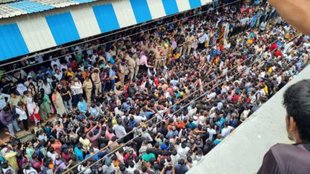 Badlapur railway station, Thane district, protest