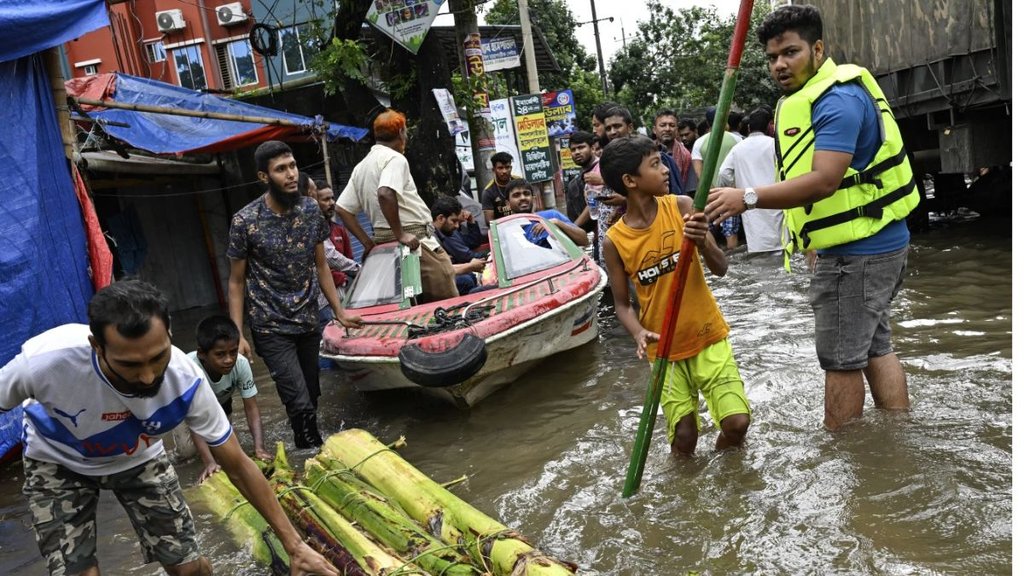 Bangladesh, floods, Muhammad Yunus, flood victims