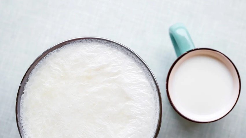 Barley with milk for weight loss: अंत में आप दूध में थोड़ा सा जौ पकाकर इसे खाएं। ये वेट लॉस में तेजी से मददगार है। (P.C. Freepik)