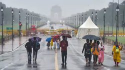 दिल्ली-NCR में वीकेंड पर तेज हवा के साथ बारिश, IMD ने तीन दिनों के लिए जारी किया येलो अलर्ट