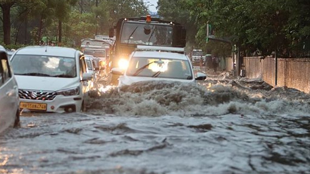 delhi rain, delhi traffic