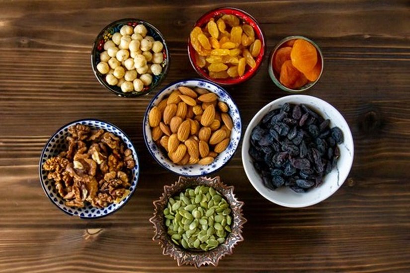 इसी कड़ी में अधिकतर लोग खासकर सुबह के समय सूखे मेवों का सेवन अधिक करते हैं। हालांकि, आपको बता दें कि कुछ मेवों का नाश्ते में सेवन सेहत को फायदा पहुंचाने की बयाज उल्टा नुकसान भी पहुंचा सकता है। आइए जानते हैं कैसे-