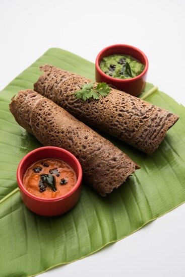 कुट्टू की रोटी (kuttu ki roti for weight loss): कुट्टू का आटा प्रोटीन से भरपूर होता है लेकिन इसमें कैलोरी नहीं होती है। इसलिए, यह आसानी से पच जाता है और यही वजह है कि वेट लॉस करने वाले इसे खाते हैं। इसके अलावा ये ग्लूटेन फ्री भी होता और इसका फाइबर मेटाबोलिज्म को बढ़ावा देता है, जिसका अर्थ है तेजी से फैट बर्न करना और वेट लॉस करना। (P.C. Freepik)