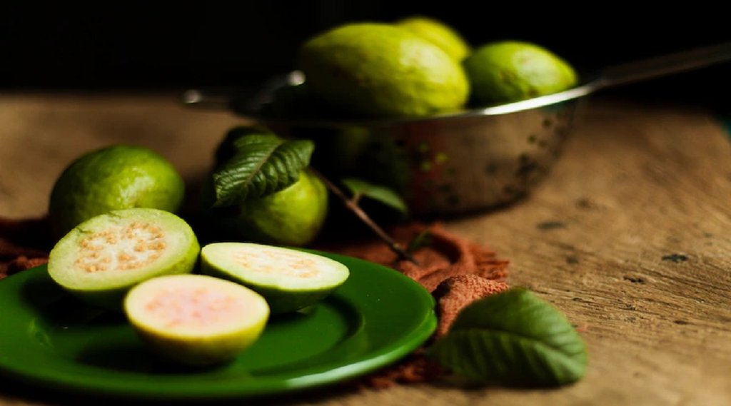 100 gram guava benefits, how to use Guava for good health, Guava nutrition facts, Guava superfood benefits, Guava vitamin C content, Guava fiber content, Guava antioxidants and health,