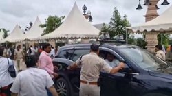 BJP MLA का बेटा महाकाल मंदिर परिसर में काफिला लेकर घुसा, भड़के कलेक्टर ने कर दी ये कार्रवाई