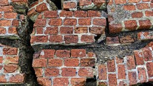 child, wall collapse, Ballia news