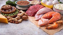 क्या प्रोटीन बढ़ा सकता है वजन ? Weight Gain के लिए किस तरह का Protein है बेस्ट? क्या इसके साइड इफेक्ट हैं, जानिए सबकुछ