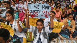 सुधीश पचौरी का कॉलम बाखबर: सांप्रदायिक बनाम धर्मनिरपेक्ष संहिता, नाम से ‘अपमानित’ होने की बात