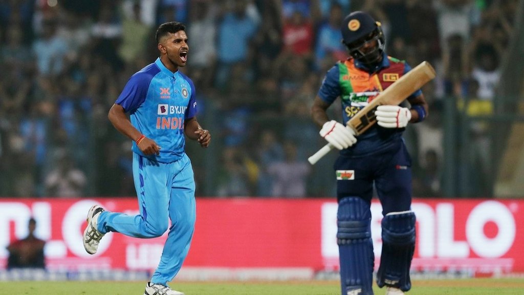 तेज गेंदबाज शिवम मावी अंडर 19 वर्ल्ड चैंपियन है। 