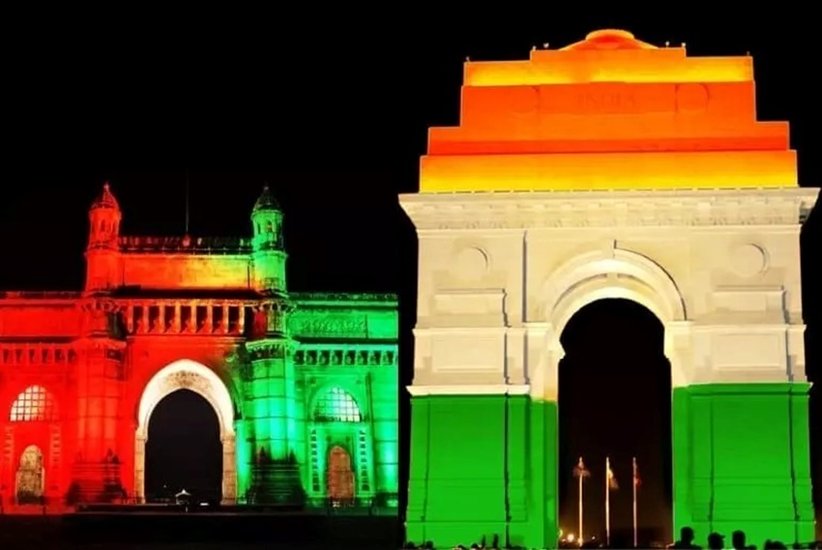 अंत में कुछ नहीं आप इंडिया गेट जा सकते हैं और वहां एक अच्छा समय बिता सकते हैं। इसके अलावा आप मजनू का टीला जा सकते हैं और वहां के कैफ में अच्छा समय बिता सकते हैं। (P.C. ANI)