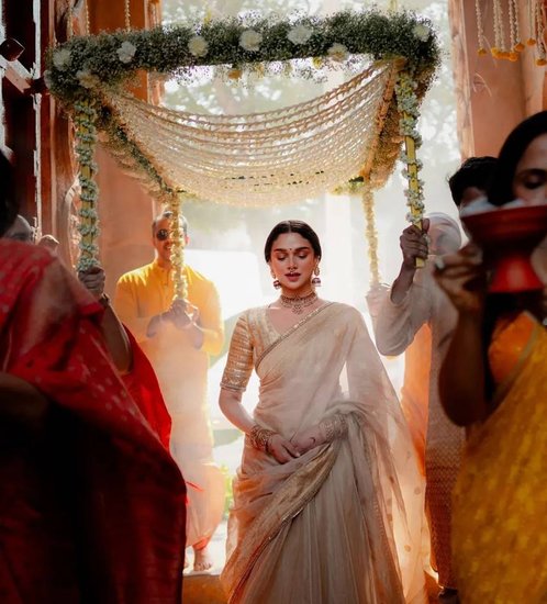 Aditi Rao Hydari wedding outfit
