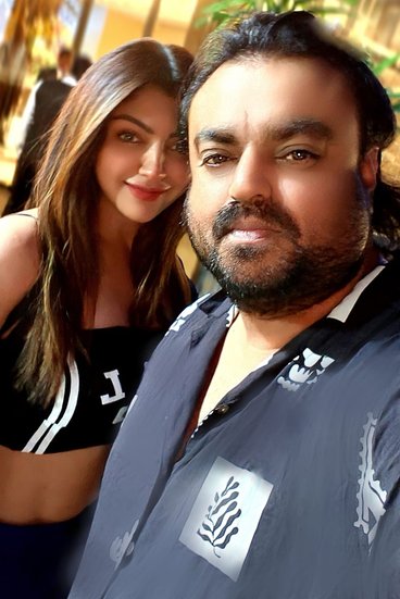 Akanksha Puri Photo
