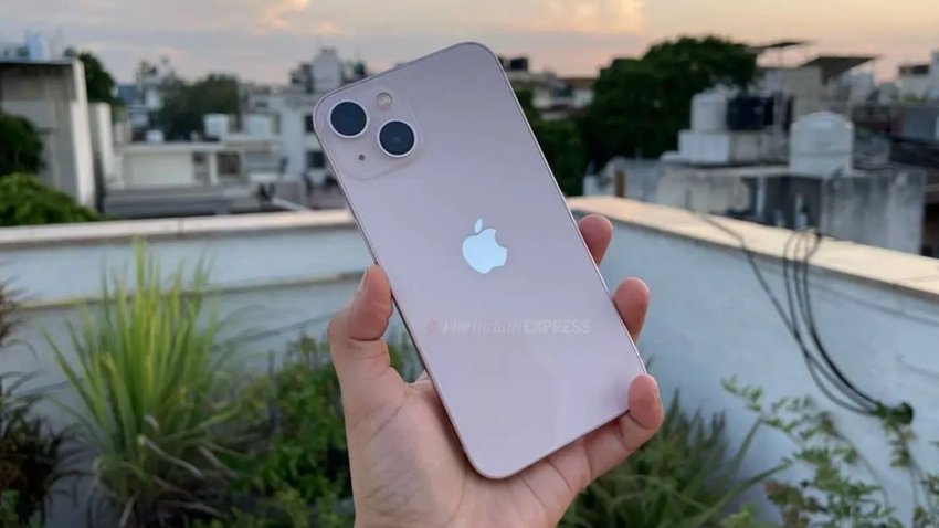 iPhone 13