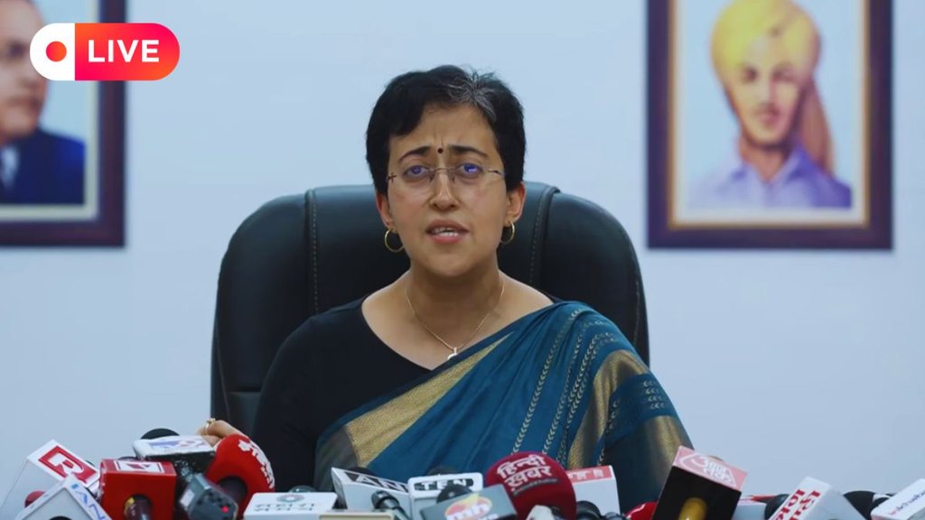 Delhi New CM Atishi Oath Ceremony Oath LIVE Updates: आतिशी बनी नई सीएम (सोर्स- X/AAP)