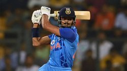 Duleep Trophy: 34 रन पर 5 विकेट गिरने के बाद अक्षर पटेल ने मारी एंट्री, बचाई श्रेयस अय्यर की लाज, लेकिन नहीं खत्म हुआ 8 साल का सूखा