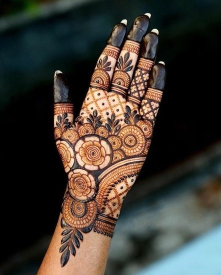 Beautiful Mehndi for Navratri