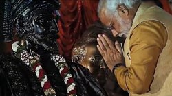 सुधीश पचौरी का कॉलम बाखबर: सियासत, सांप्रदायिकता और विवादों की फेहरिस्त, खलनायक, माफी और ‘खटाखट’ राजनीति का नया दौर