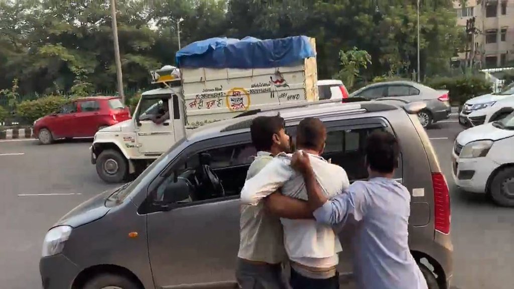 DTC Bus Driver, Road Rage, Viral video, DTC Bus Driver Beaten