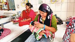 Delhi Ladli Yojana: लाडली योजना दिल्ली: बेटी के जन्म पर 10 हजार देती है सरकार, बाद में भी करती है 25 हजार की मदद लेकिन हैं ये शर्तें