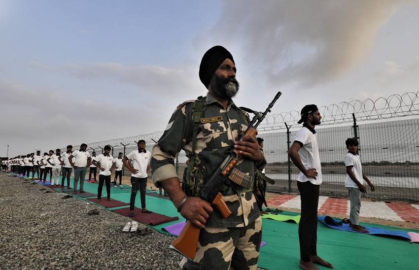 Who Used Ak-47 in India