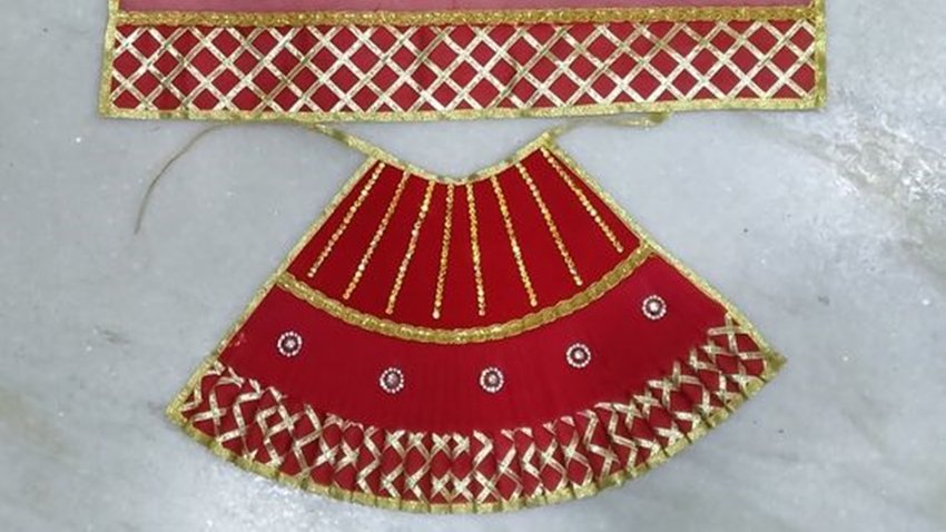 How to dress up Maa Durga idol for Navratri