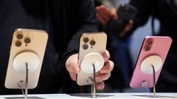 iPhone 16 के लिए 21 घंटे लगा लाइन में, 500 किमी. से ज्यादा का किया सफर; लोगों ने लगा दी क्लास