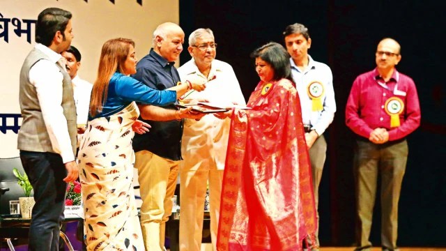 Manish Sisodia | sarkari teacher | IAS