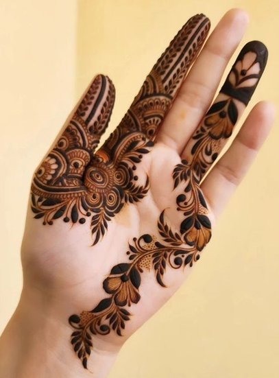 Detailed Mehndi Patterns