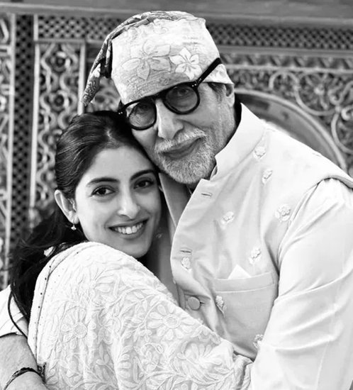 Navya Naveli Amitabh bachchan