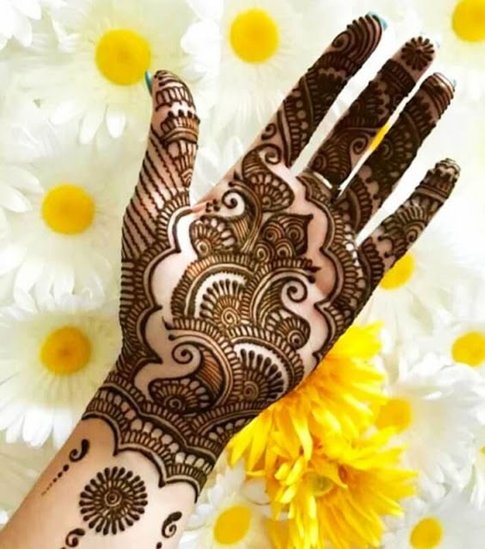 No Artist Mehndi Designs