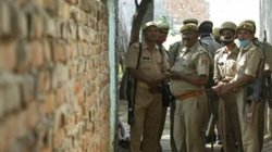 नकली नोट छपने का हुआ खुलासा तो प्रशासन ने लिया एक्शन, प्रयागराज में अवैध मदरसा सील