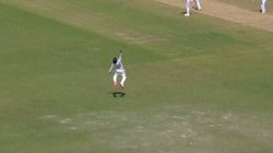 VIDEO: रोहित शर्मा ने उठाया हाथ और फंस गई गेंद, भारतीय कप्तान को कैच लेकर खुद भी नहीं हुआ यकीन