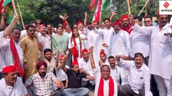 अपराध के खिलाफ प्रदर्शन करने आए थे सपा नेता, हो गए जेबकतरों के शिकार