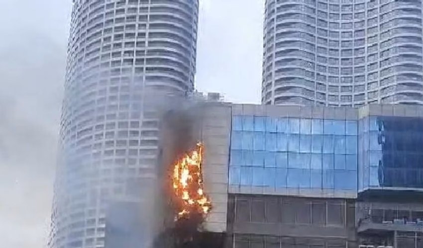 Commercial building fire Mumbai