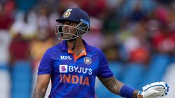 सूर्यकुमार यादव ने 175+ की स्ट्राइक रेट से T20 में एक साल में बनाए हैं सबसे ज्यादा इतने रन, ट्रेविस हेड तेजी से कर रहे हैं पीछा