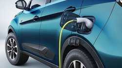 Tata EV Festival of Cars: टाटा मोटर्स ने कर दी इलेक्ट्रिक कारों की कीमत में इतने लाख की भारी कटौती, जानें किसे खरीदने पर होगा ज्यादा फायदा