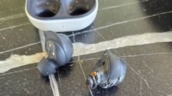 लड़की के कान में फटा सैमसंग का ईयरबड, गंवाई सुनने की क्षमता : रिपोर्ट