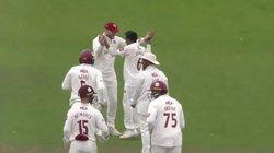 दलीप ट्रॉफी में नहीं चुने गए भारतीय स्पिनर का इंग्लैंड में दिखा जलवा, तीसरी बार 5 विकेट झटक ‘शतक’ किया पूरा;पृथ्वी शॉ फिर फ्लॉप