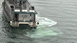 अलास्का में टला ‘टाइटेनिक’ जैसा हादसा, बर्फ के टुकड़े से टकराया क्रूज, सहमे यात्री