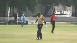 प्रैक्टिस मैच में लोकल खिलाड़ी की गेंद पर बोल्ड हुए बाबर आजम, मिली सलाह- राहुल द्रविड़ से मिल लो