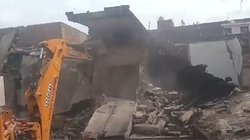 यूपी के बहराइच में भी चला बुलडोजर, निशाने पर 23 इमारतें, सपा ने याद दिलाया ‘सुप्रीम’ आदेश