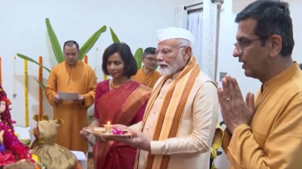 pm modi, Ganesh Puja, cji dy chandrachud,