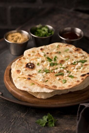 Not Just Paranthas: GK-2 में स्थित इस जगह का पूरा मेनू पराठों से भरा होता है। ये सुबह 11 बजे से रात 11 बजे तक खुले रहते हैं। इसके लिए गुरुग्राम, हरियाणा के डीएलएफ जाएं और यहां कि पहली मंजिल पर आपको ये मिल जाएगा। (P.C. Freepik)