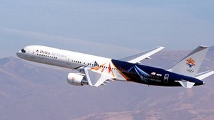 delta airlines| flight attendants| dress code